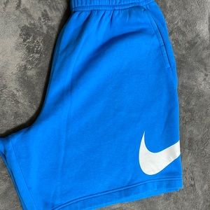 Nike sweat shorts size 2xl.